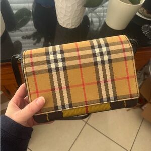 Burberry House Check Tartan Mix Hampshire Crossbody Antique Yellow Black